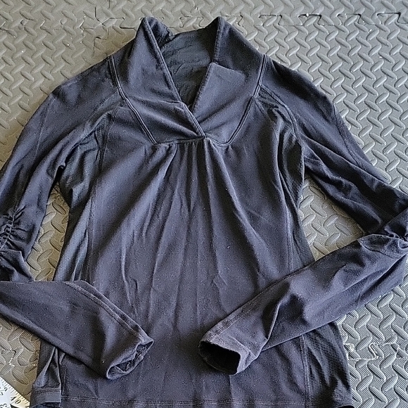 Lululemon Black Rash Guard - Picture 6 of 10